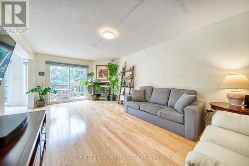 5146 Nishga Court, Mississauga, ON - Indoor Photo Showing Living Room