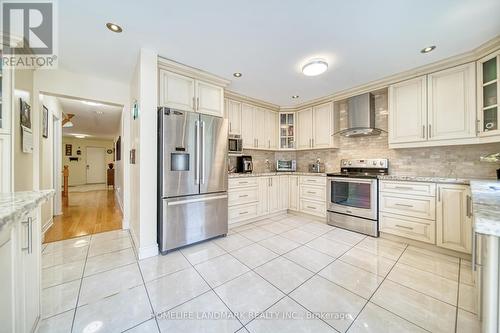 5146 Nishga Court, Mississauga, ON - Indoor Photo Showing Kitchen With Upgraded Kitchen