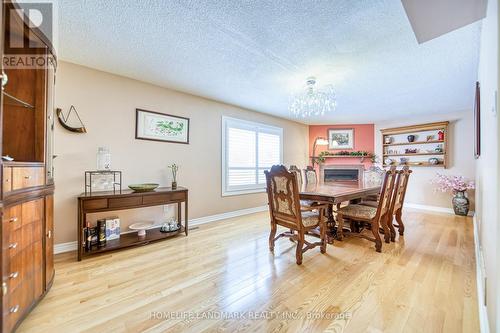 5146 Nishga Court, Mississauga, ON - Indoor Photo Showing Dining Room