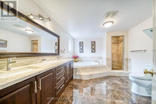 5146 Nishga Court, Mississauga, ON - Indoor Photo Showing Bathroom