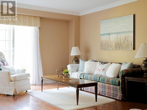 7 Stornwood Court, Brampton, ON - Indoor Photo Showing Living Room