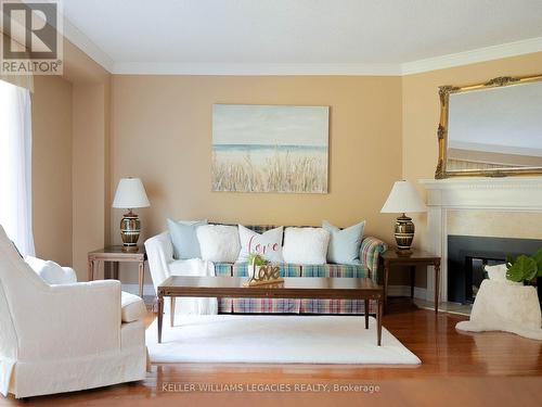 7 Stornwood Court, Brampton (Fletcher'S Creek South), ON - Indoor Photo Showing Living Room