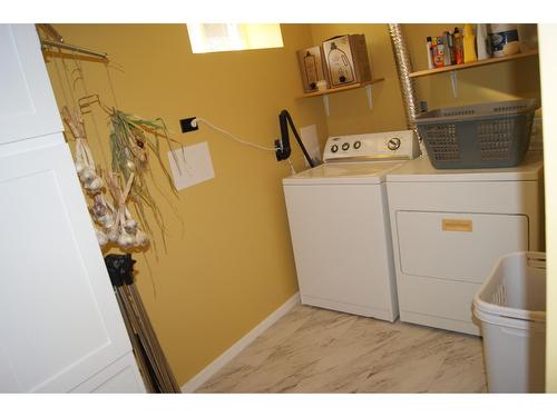 343 Archibald Street, Kimberley, BC - Indoor Photo Showing Laundry Room