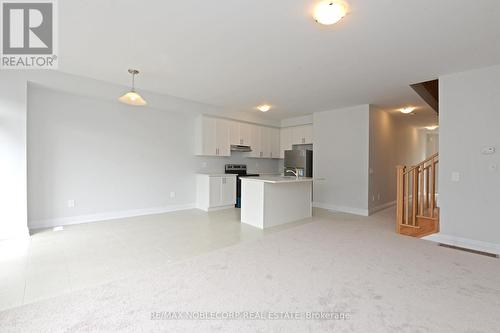 142 Corley Street, Kawartha Lakes (Lindsay), ON - Indoor Photo Showing Kitchen