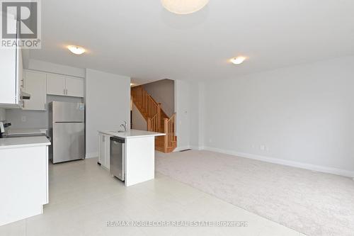 142 Corley Street, Kawartha Lakes (Lindsay), ON - Indoor Photo Showing Kitchen