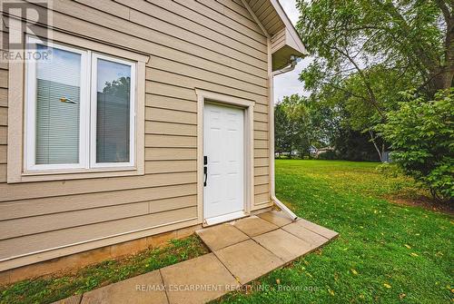 Lower - 81 Hopkins Court, Hamilton, ON - Outdoor With Exterior