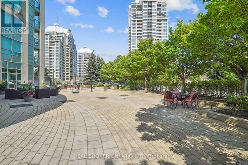 905 - 17 Barberry Place, Toronto (Bayview Village), ON - Outdoor