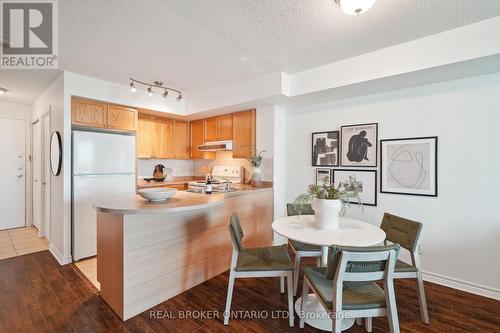 905 - 17 Barberry Place, Toronto (Bayview Village), ON - Indoor