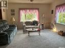 217 2Nd Avenue W, Mossbank, SK  - Indoor Photo Showing Living Room 