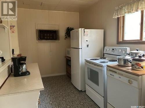 217 2Nd Avenue W, Mossbank, SK - Indoor Photo Showing Kitchen