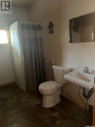 217 2Nd Avenue W, Mossbank, SK - Indoor Photo Showing Bathroom