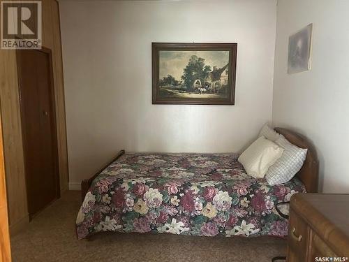 217 2Nd Avenue W, Mossbank, SK - Indoor Photo Showing Bedroom