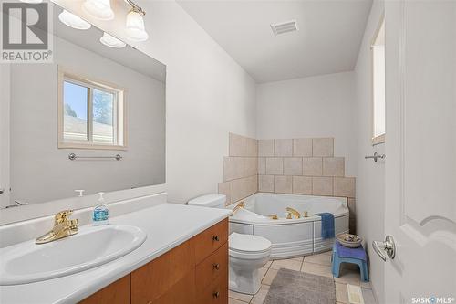 1505 Kilburn Avenue, Saskatoon, SK - Indoor Photo Showing Bathroom