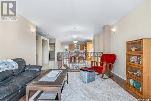 1505 Kilburn Avenue, Saskatoon, SK - Indoor Photo Showing Living Room