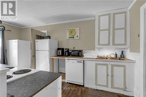 3766 Old Orchard Street, North Glengarry, ON - Indoor Photo Showing Kitchen With Double Sink