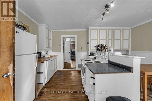 3766 Old Orchard Street, North Glengarry, ON - Indoor Photo Showing Kitchen