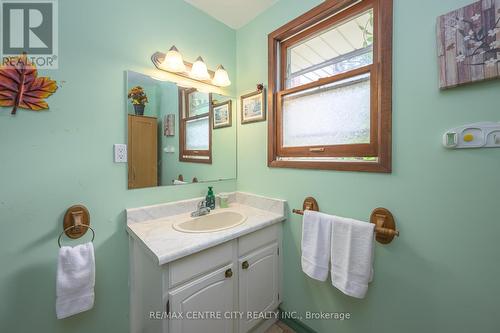 146 Union Avenue, Middlesex Centre (Komoka), ON - Indoor Photo Showing Bathroom