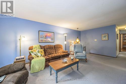 146 Union Avenue, Middlesex Centre (Komoka), ON - Indoor Photo Showing Living Room