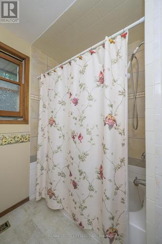 146 Union Avenue, Middlesex Centre (Komoka), ON - Indoor Photo Showing Bathroom