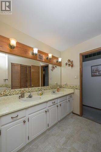 146 Union Avenue, Middlesex Centre (Komoka), ON - Indoor Photo Showing Bathroom