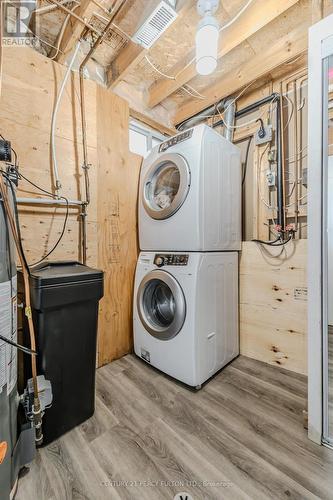 171 Norfolk Avenue, Cambridge, ON - Indoor Photo Showing Laundry Room