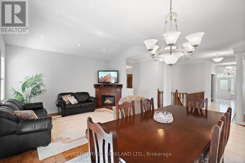 10 Kilmarnoch Avenue, Vaughan (Maple), ON - Indoor Photo Showing Dining Room