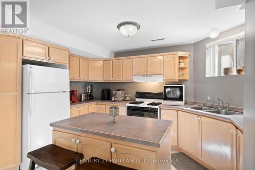 10 Kilmarnoch Avenue, Vaughan (Maple), ON - Indoor Photo Showing Kitchen With Double Sink