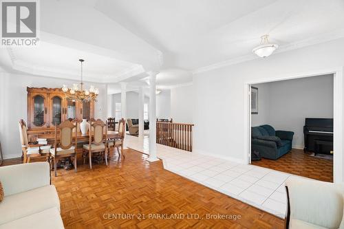 10 Kilmarnoch Avenue, Vaughan (Maple), ON - Indoor Photo Showing Living Room