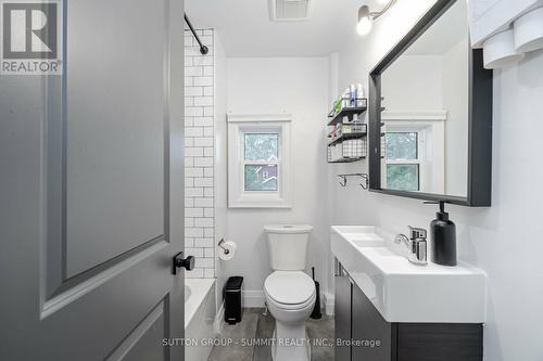 99 Francis Street, Hamilton (Industrial Sector), ON - Indoor Photo Showing Bathroom