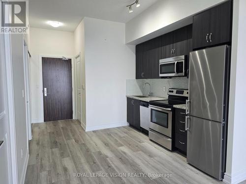 315 - 8763 Bayview Avenue W, Richmond Hill (Doncrest), ON - Indoor Photo Showing Kitchen With Stainless Steel Kitchen