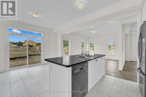 21 North Garden Boulevard, Scugog (Port Perry), ON - Indoor Photo Showing Kitchen With Double Sink