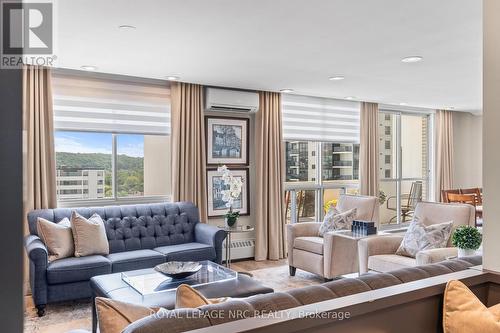 1202 - 15 Towering Heights Boulevard, St. Catharines, ON - Indoor Photo Showing Living Room