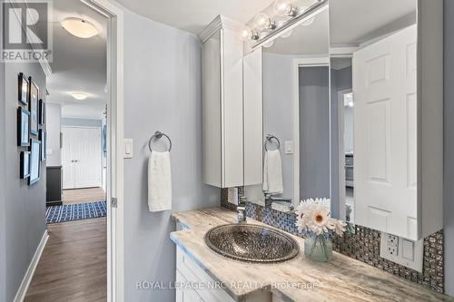 1202 - 15 Towering Heights Boulevard, St. Catharines, ON - Indoor Photo Showing Bathroom