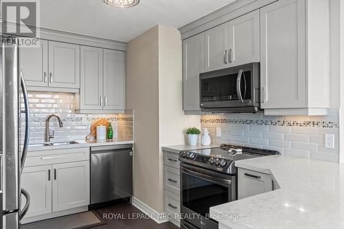 1202 - 15 Towering Heights Boulevard, St. Catharines, ON - Indoor Photo Showing Kitchen With Stainless Steel Kitchen With Upgraded Kitchen