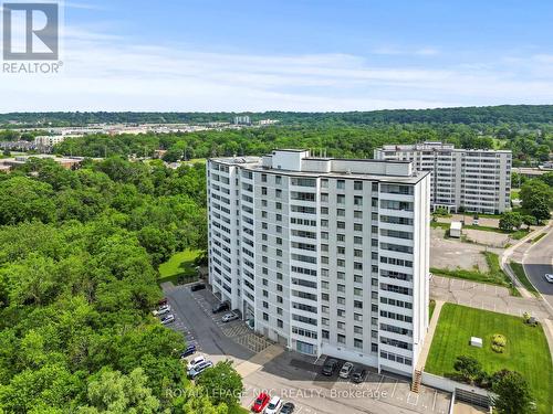 1202 - 15 Towering Heights Boulevard, St. Catharines, ON - Outdoor