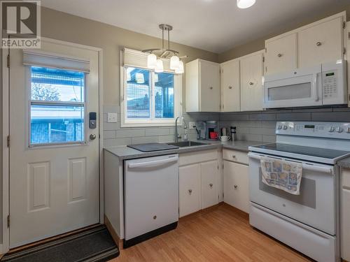 13707 Dickson Avenue Unit# 13 Lot# 13, Summerland, BC - Indoor Photo Showing Kitchen