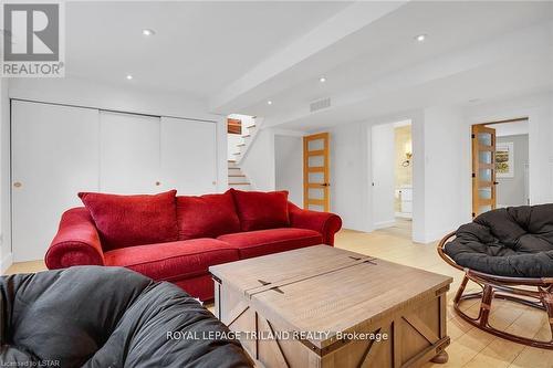 1625 Hillside Drive, London, ON - Indoor Photo Showing Living Room