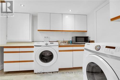 1625 Hillside Drive, London, ON - Indoor Photo Showing Laundry Room