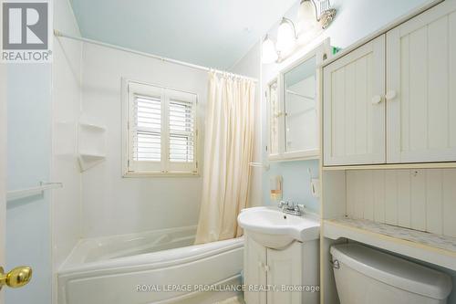 16 Woodland Acres, Belleville, ON - Indoor Photo Showing Bathroom