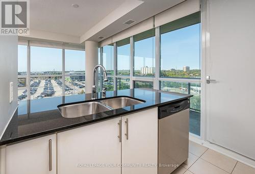 803 - 1055 Southdown Road, Mississauga (Clarkson), ON - Indoor Photo Showing Kitchen With Double Sink