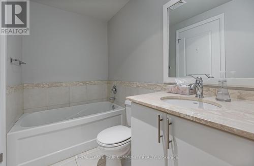 803 - 1055 Southdown Road, Mississauga (Clarkson), ON - Indoor Photo Showing Bathroom