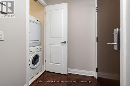 803 - 1055 Southdown Road, Mississauga (Clarkson), ON - Indoor Photo Showing Laundry Room