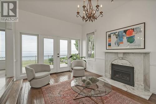 3286 Shelburne Place, Oakville (Bronte West), ON - Indoor Photo Showing Living Room With Fireplace