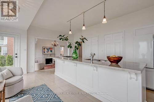 3286 Shelburne Place, Oakville, ON - Indoor Photo Showing Kitchen