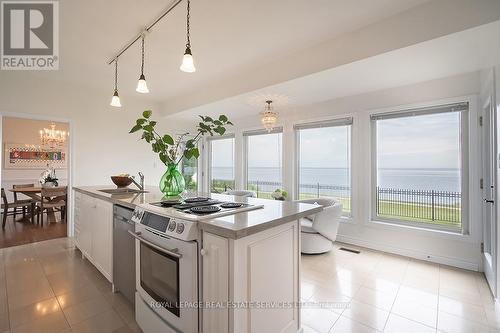 3286 Shelburne Place, Oakville, ON - Indoor Photo Showing Kitchen With Upgraded Kitchen