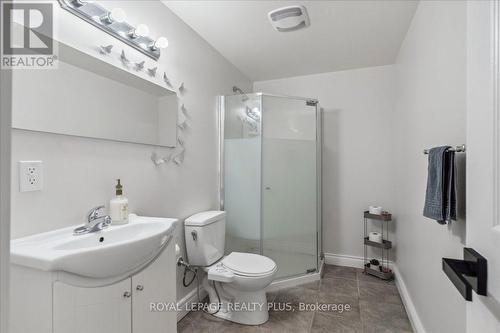 487 Cedar Hedge Road, Milton (Clarke), ON - Indoor Photo Showing Bathroom