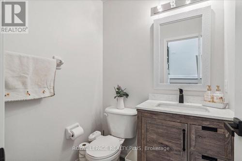 487 Cedar Hedge Road, Milton (Clarke), ON - Indoor Photo Showing Bathroom