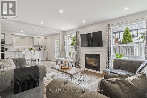 487 Cedar Hedge Road, Milton (Clarke), ON - Indoor Photo Showing Living Room With Fireplace