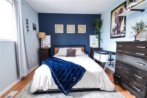 5 Hillcrest Road, Port Colborne, ON - Indoor Photo Showing Bedroom