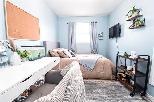 5 Hillcrest Road, Port Colborne, ON - Indoor Photo Showing Bedroom